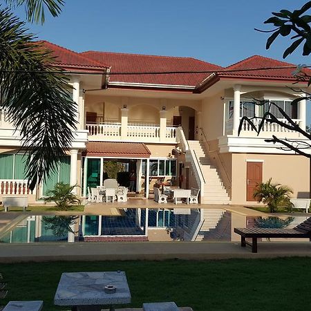 East Shore Pattaya Resort Nong Prue Екстериор снимка