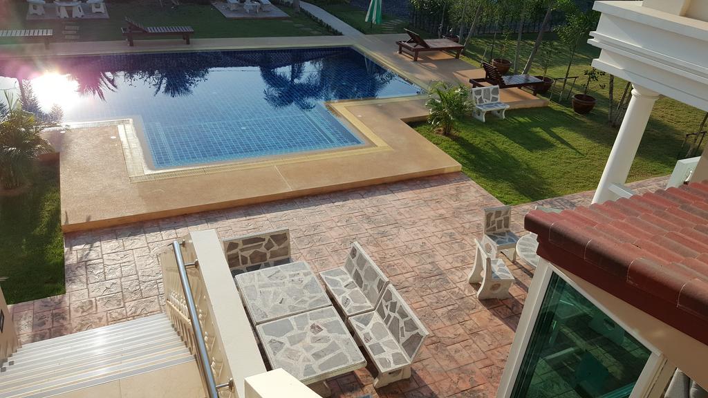 East Shore Pattaya Resort Nong Prue Екстериор снимка