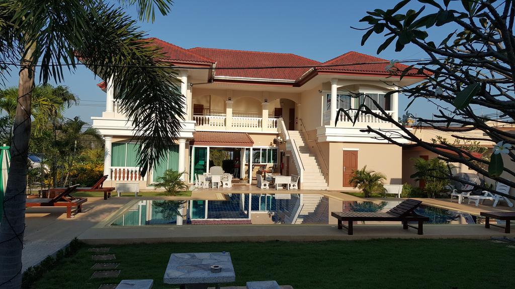 East Shore Pattaya Resort Nong Prue Екстериор снимка